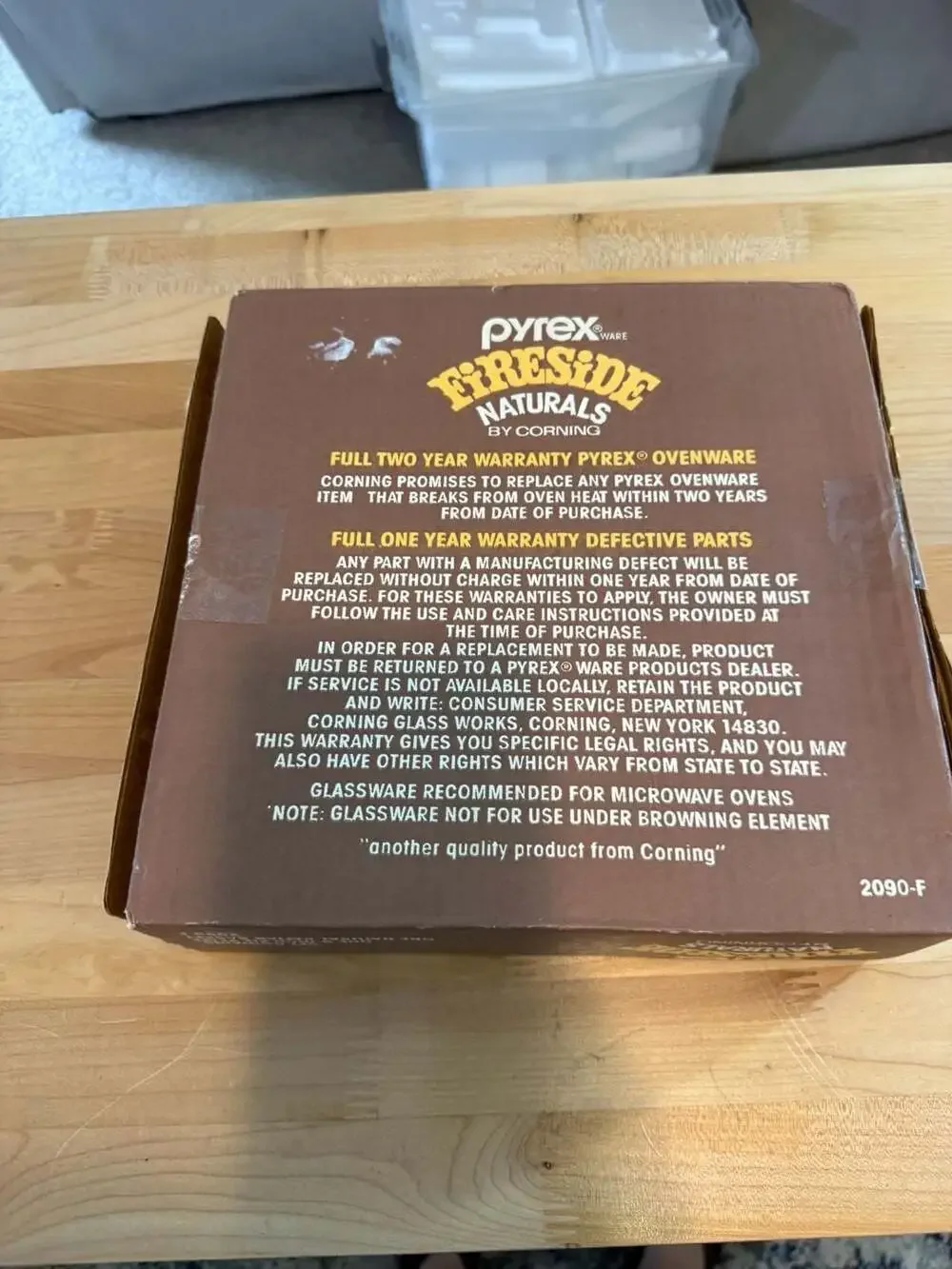 Pyrex Fireside Naturals By Corning 2090-F 9” Pie Plate/Natural Rattan Basket NIB